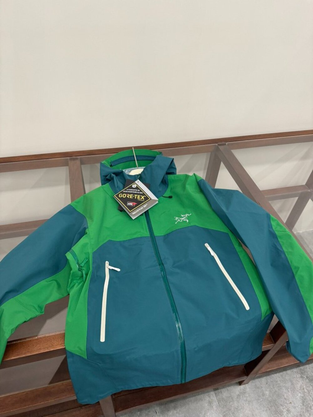 Arc'teryx Beta Shell Jacket (Size L)